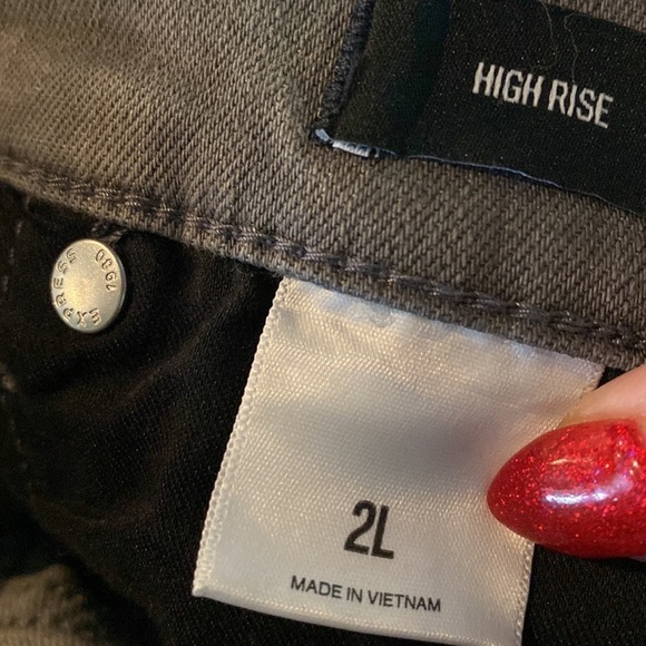 Express Super High Waisted Snakeskin Print Jeans - Picture 7 of 12